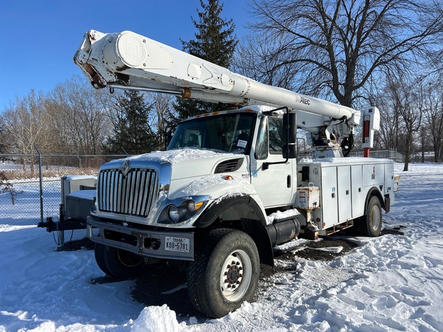 2008 Altec AM855 55 ft on 2008 International 7300 4x4 Bucket Truck