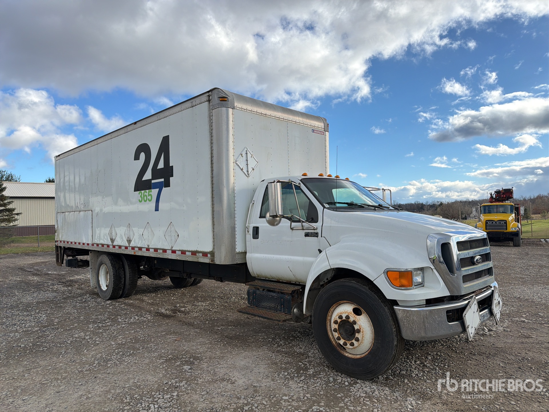 General Appearance with Bild, Ecke vorne rechts