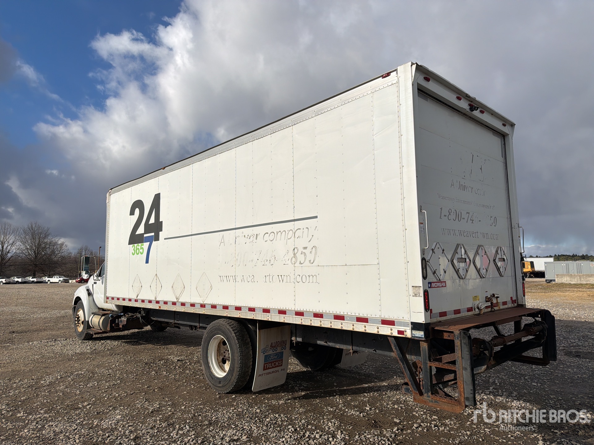 General Appearance with Bild, Ecke hinten links