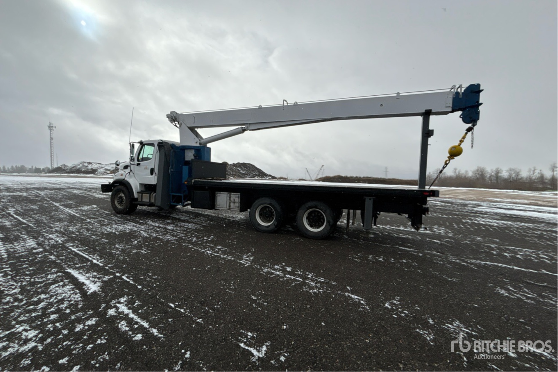 General Appearance with Bild, Ecke hinten links