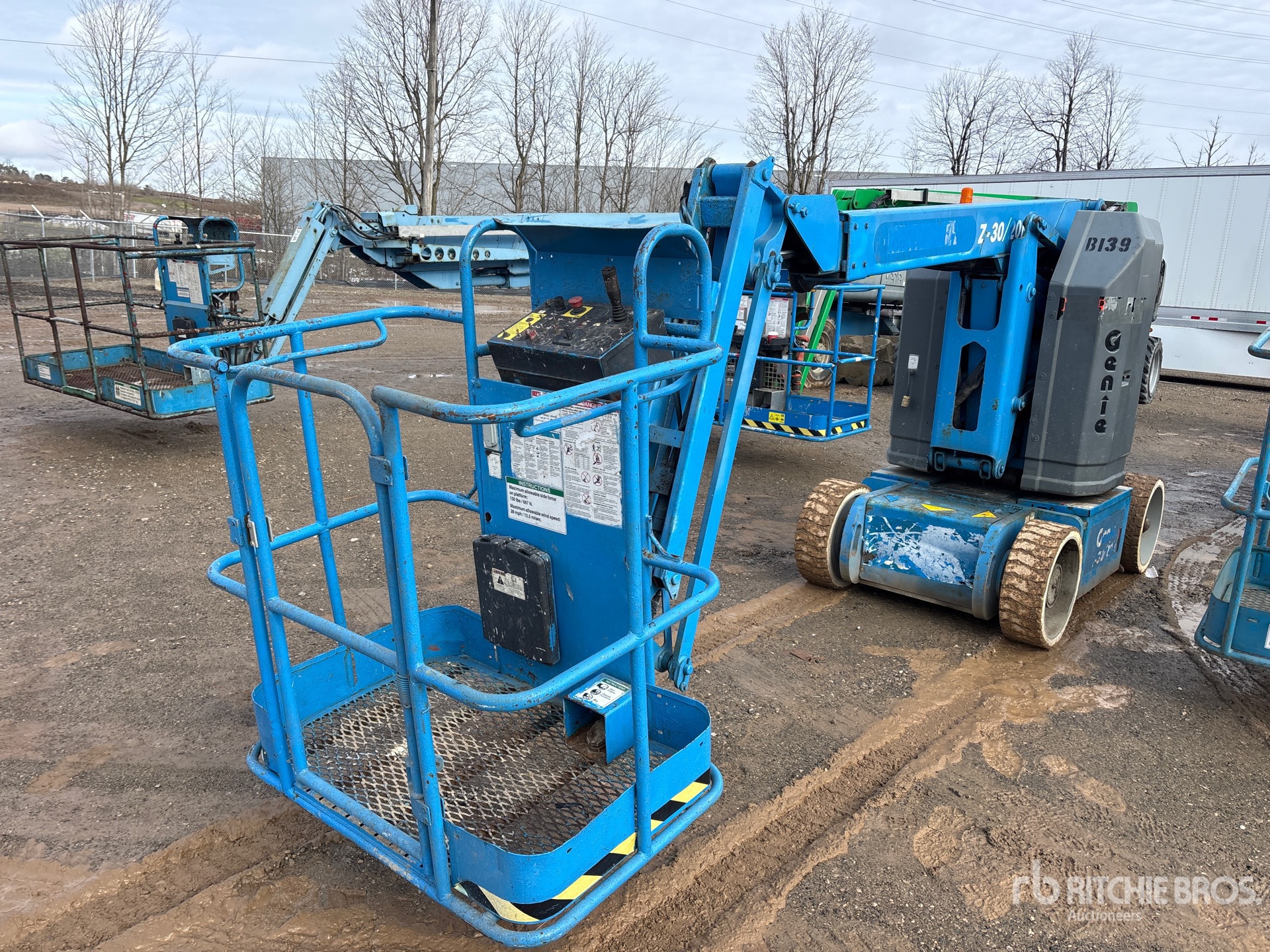 General Appearance with Image, coin avant gauche