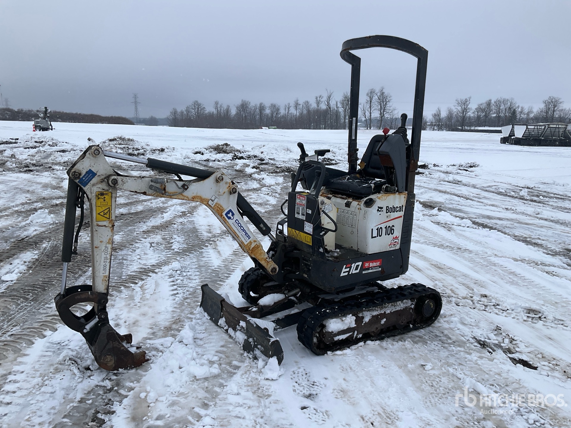 General Appearance with Picture, Left Front Corner