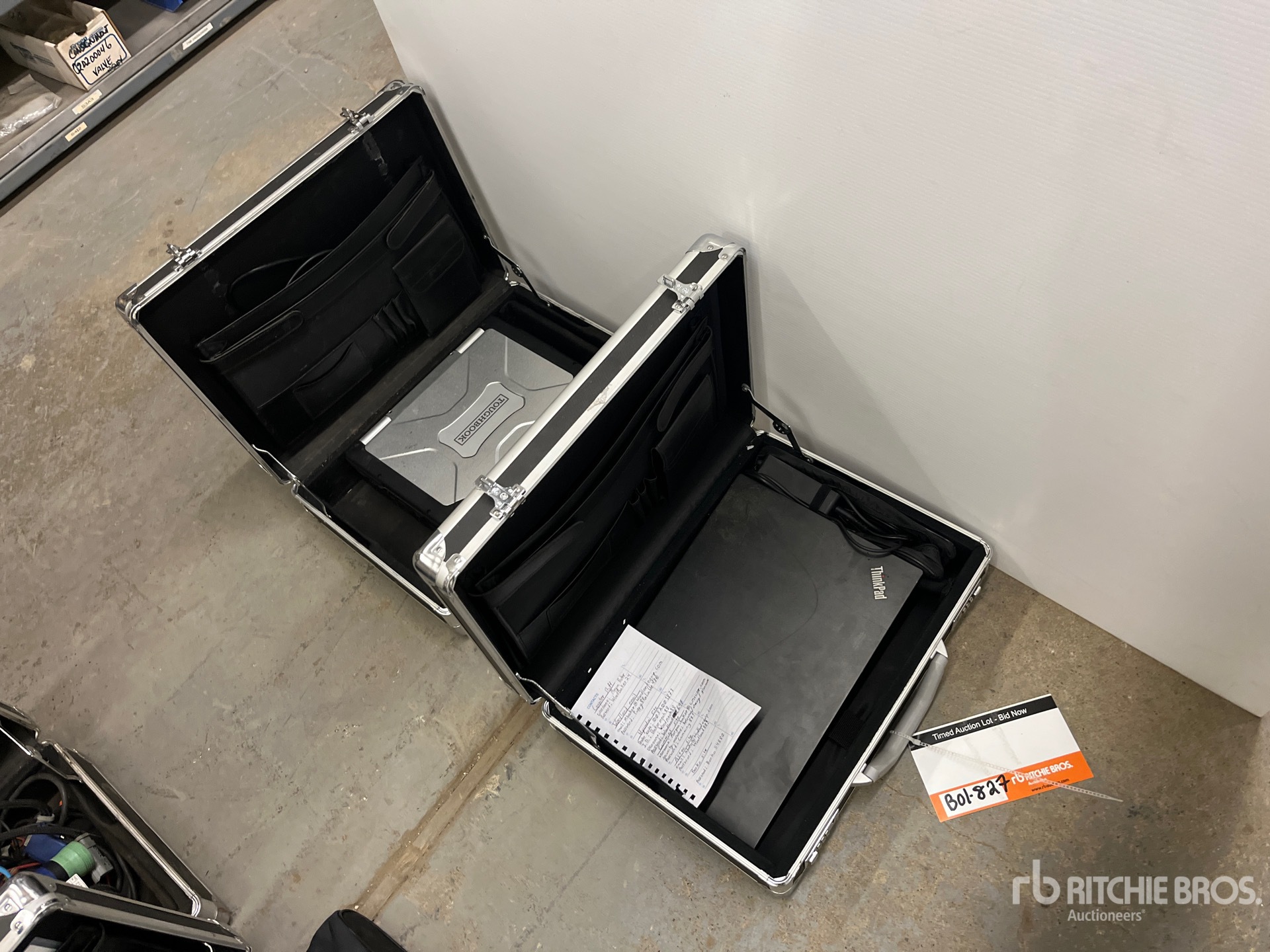 General Appearance with Foto, angolo anteriore destro