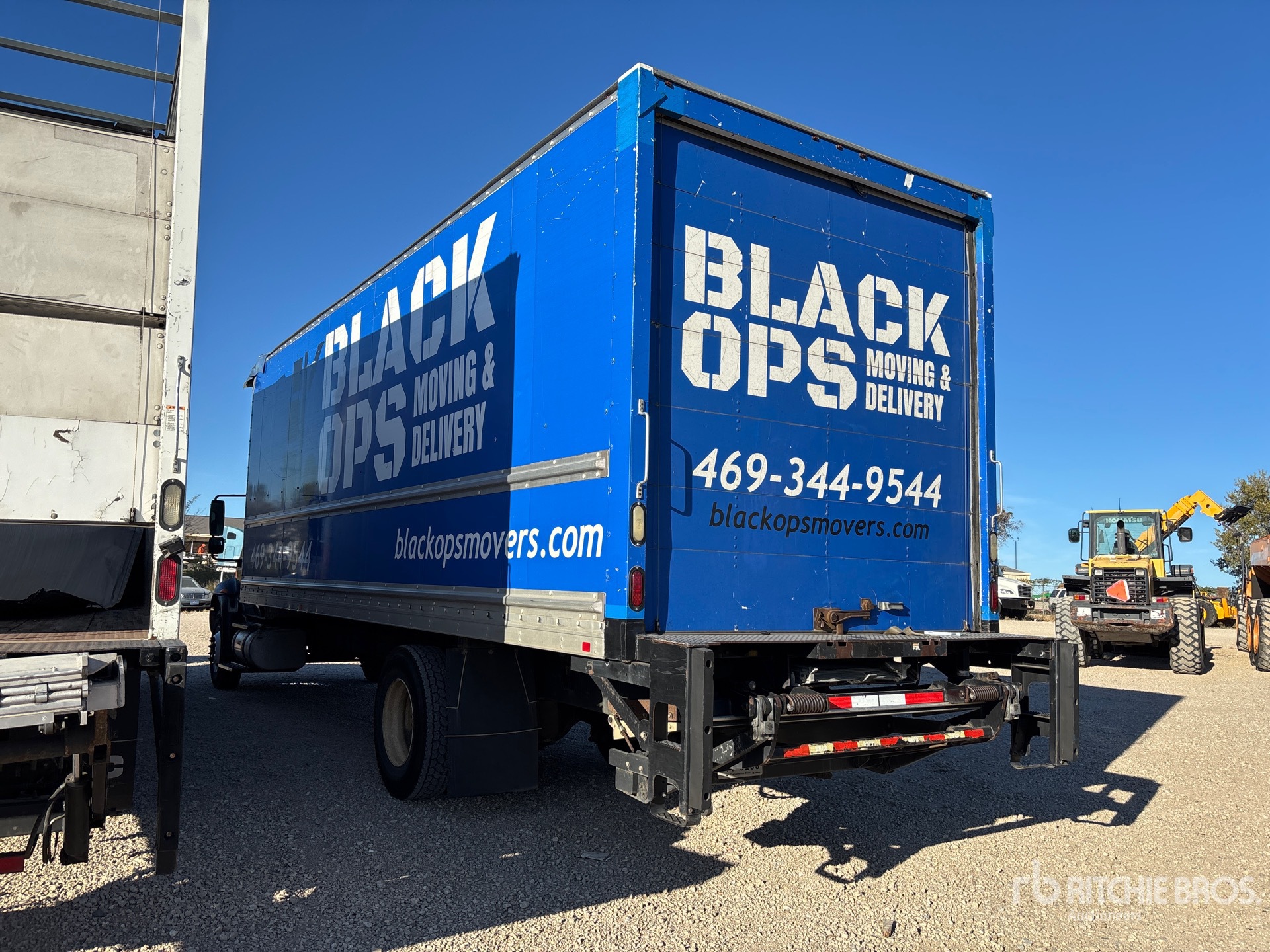 General Appearance with Bild, Ecke hinten links