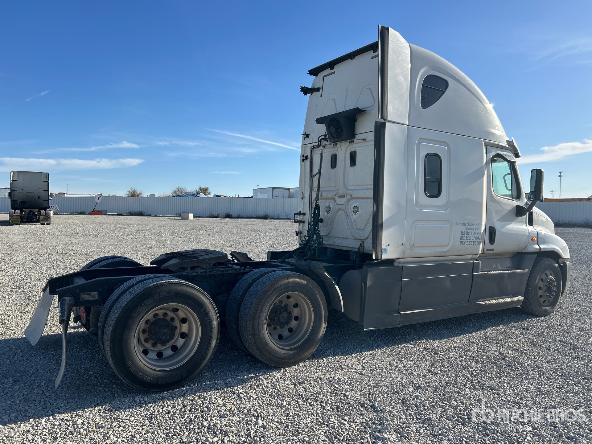 General Appearance with Image, coin arrière droit