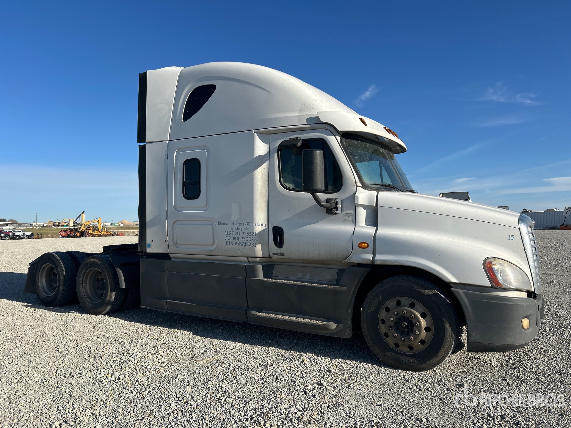 General Appearance with Image, coin avant droit