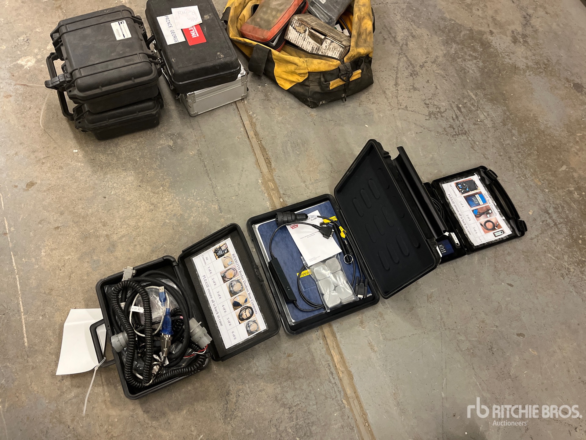 General Appearance with Bild, Ecke vorne links