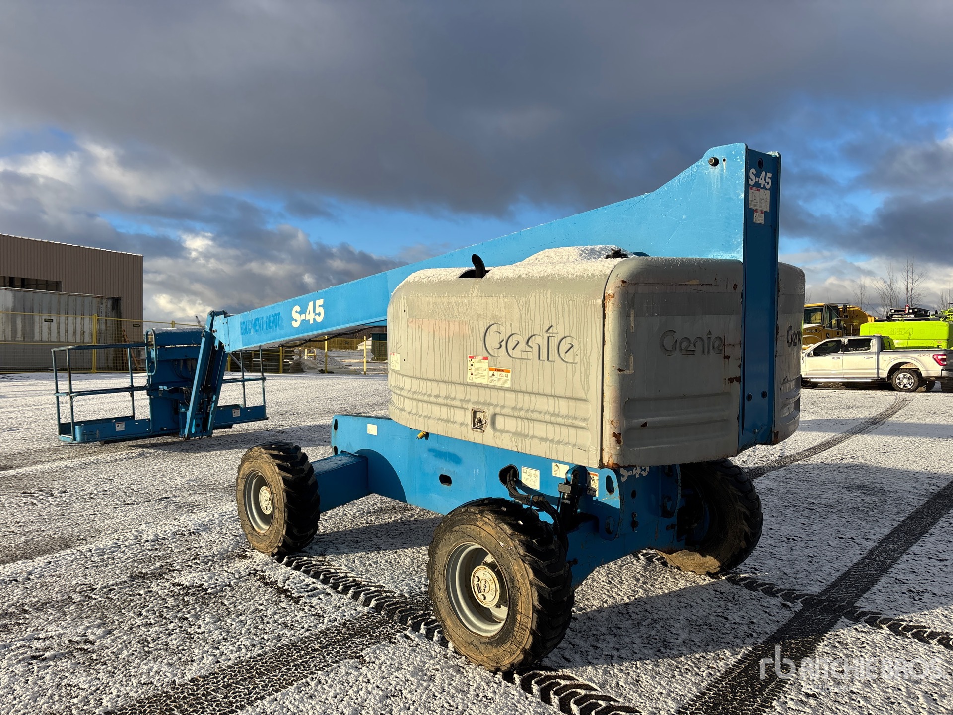 General Appearance with Picture, Left Rear Corner