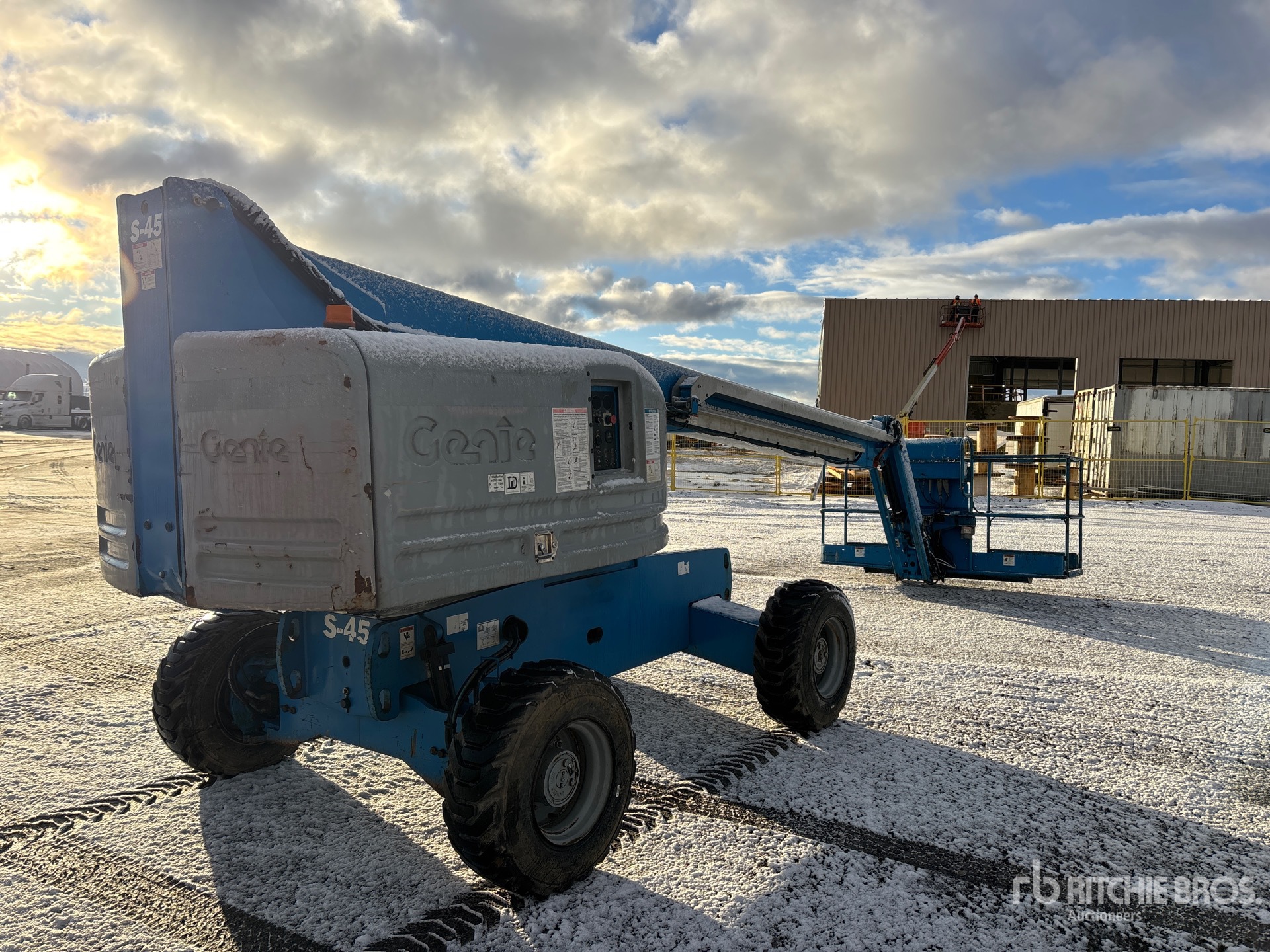 General Appearance with Picture, Right Rear Corner