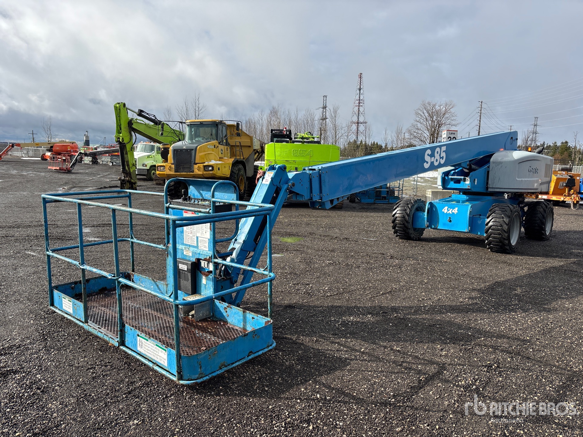 General Appearance with Picture, Left Front Corner