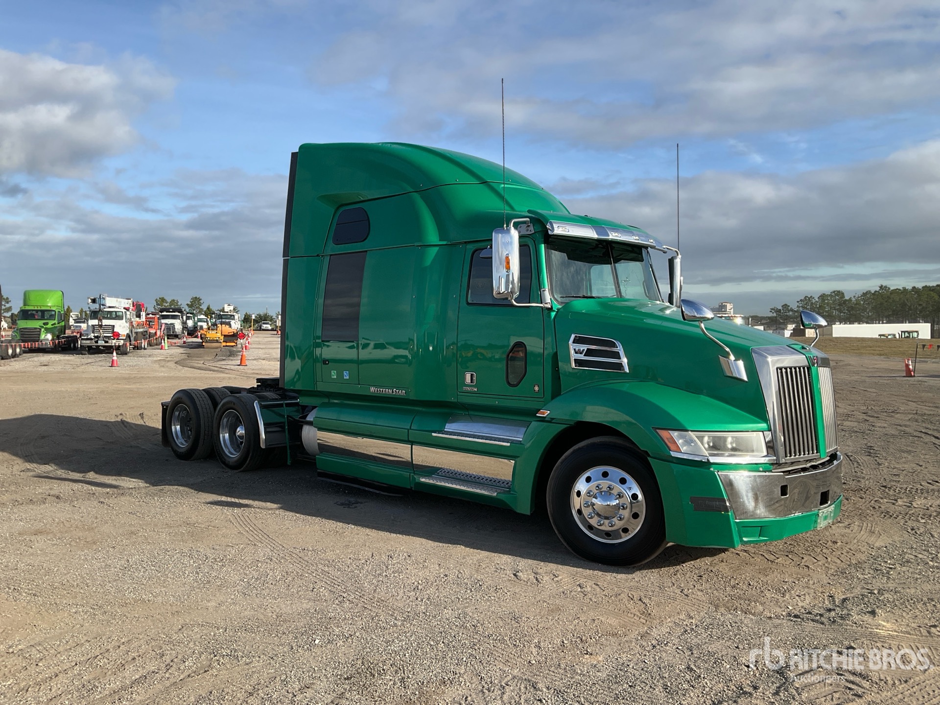 General Appearance with Imagen: esquina delantera derecha