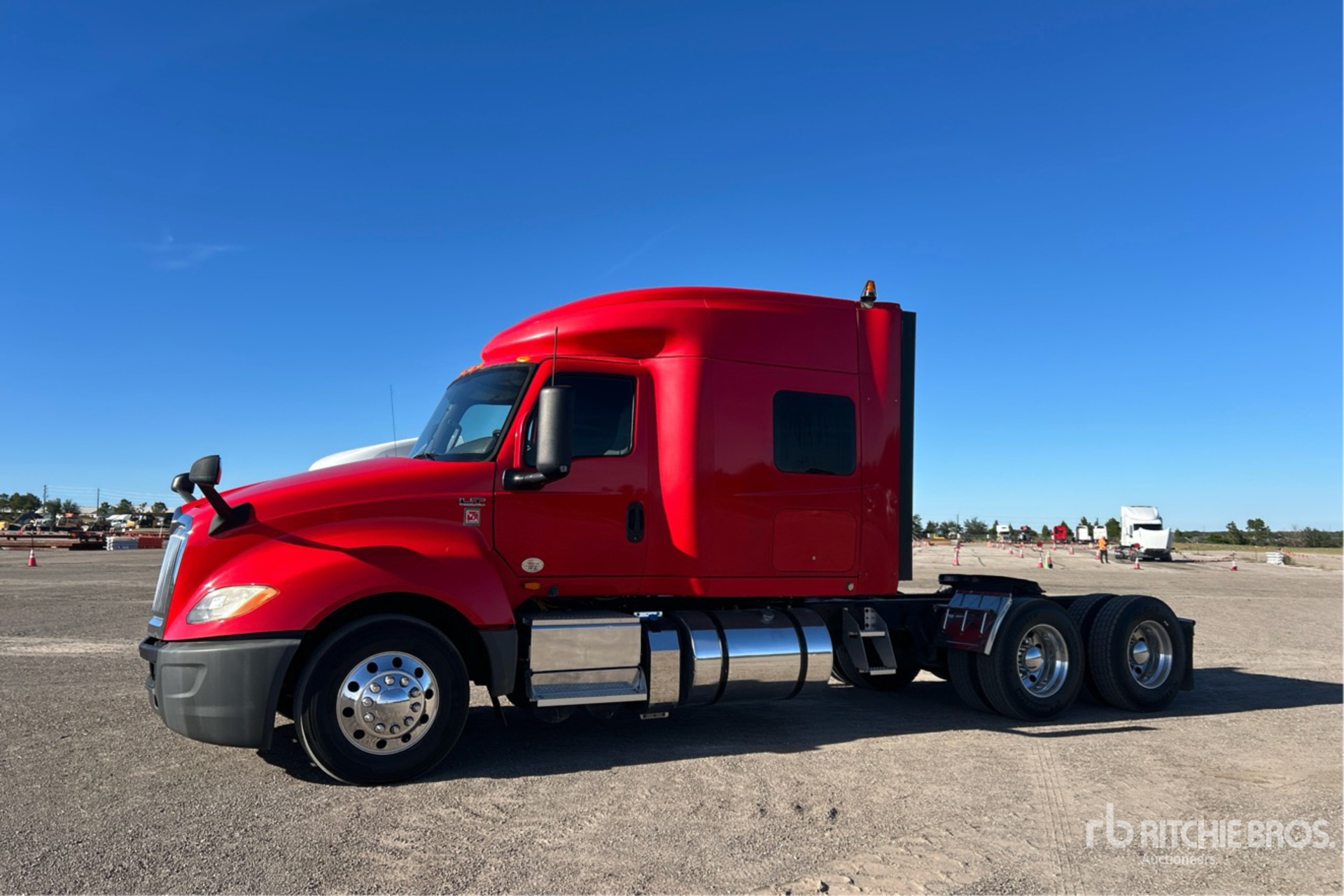 General Appearance with Bild, Ecke vorne links