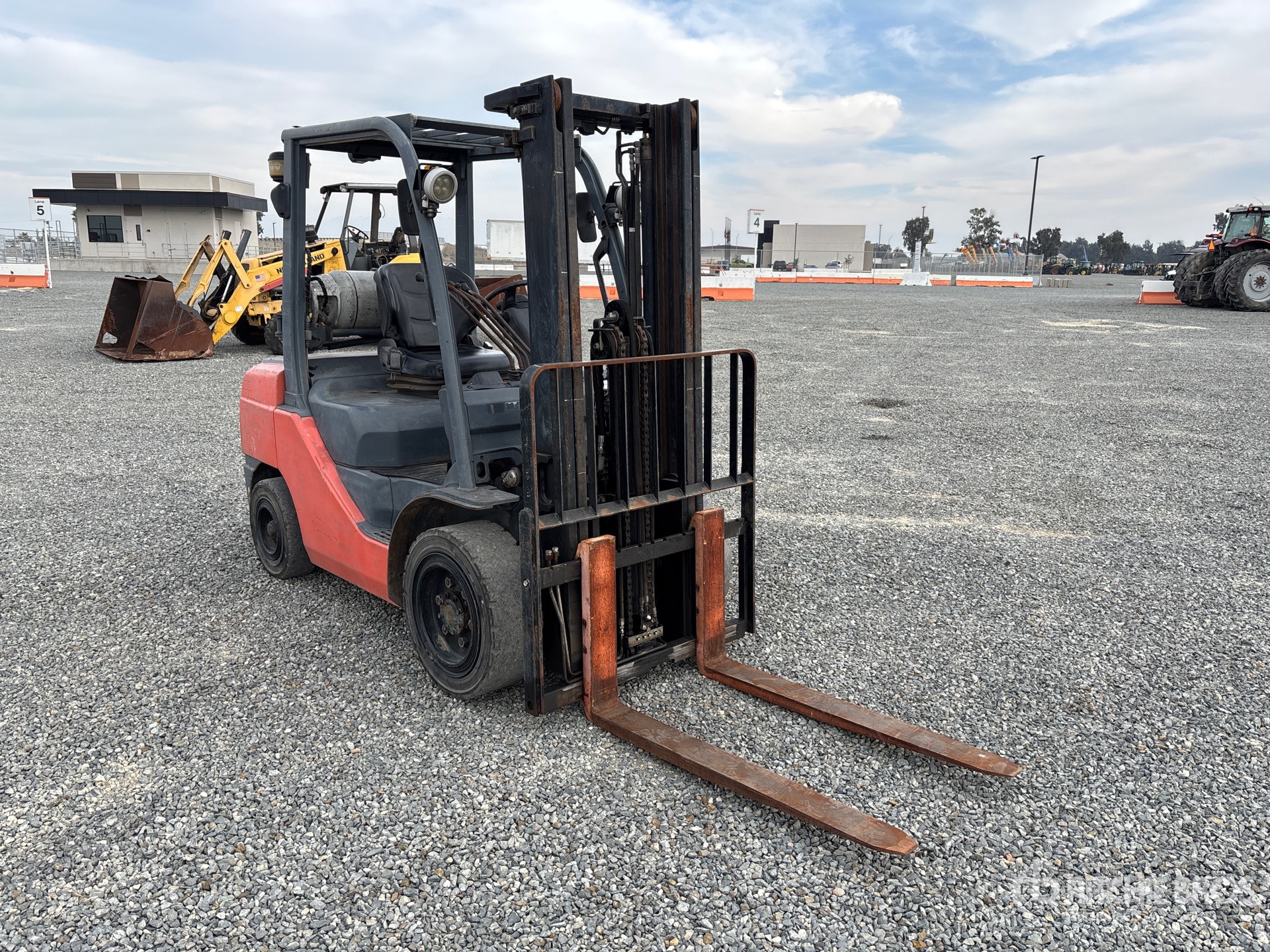 General Appearance with Picture, Right Front Corner