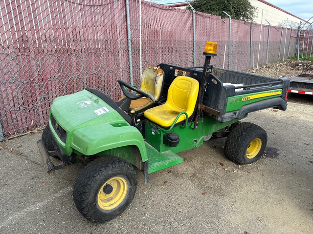 2015 John Deere Gator TX 4x2 Utility Vehicle 2015 John Deere Gator TX 4x2 Utility Vehicle