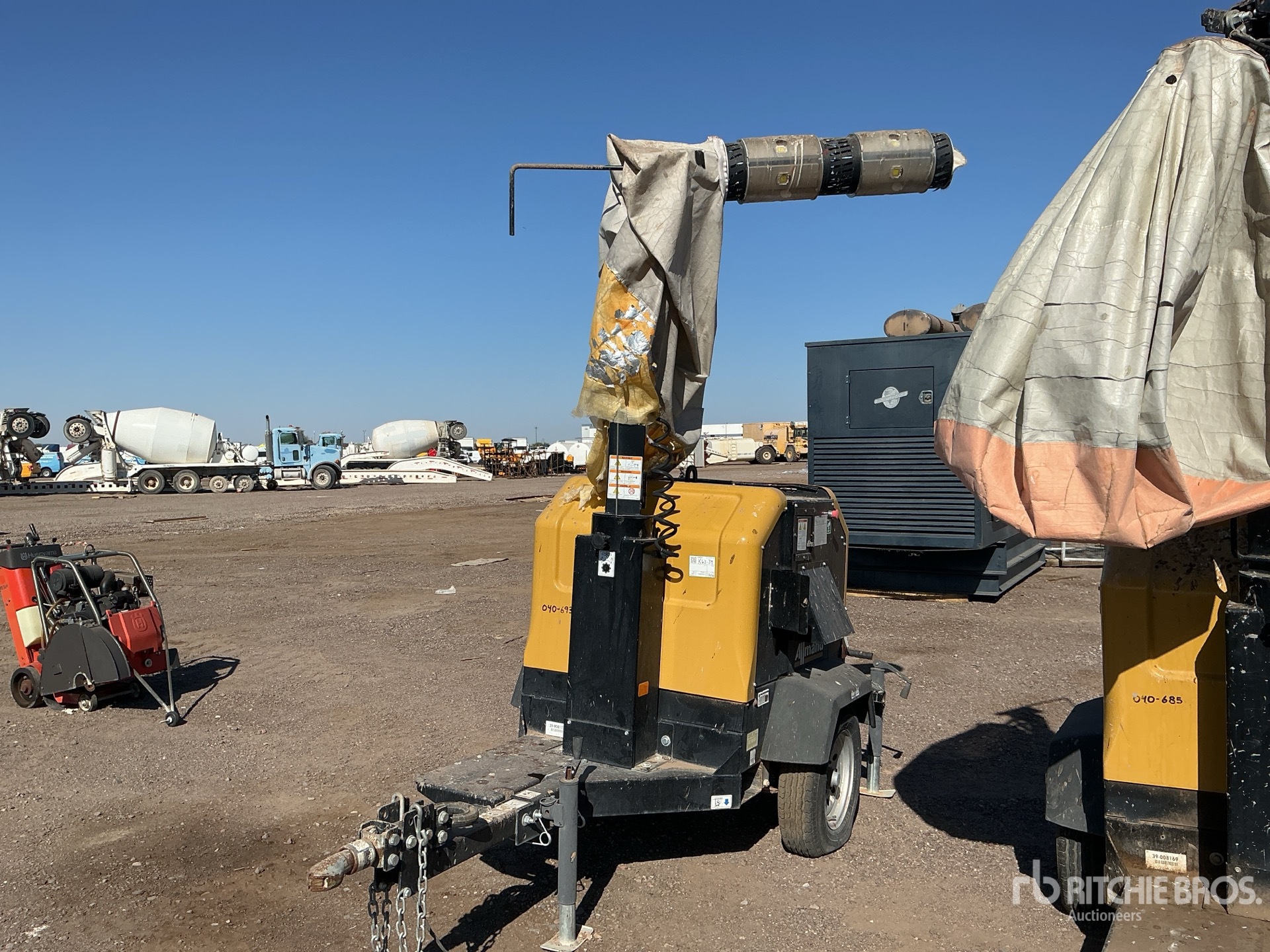 General Appearance with Bild, Ecke vorne links