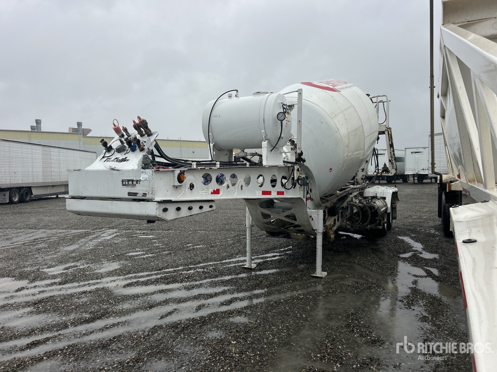 General Appearance with Picture, Left Front Corner