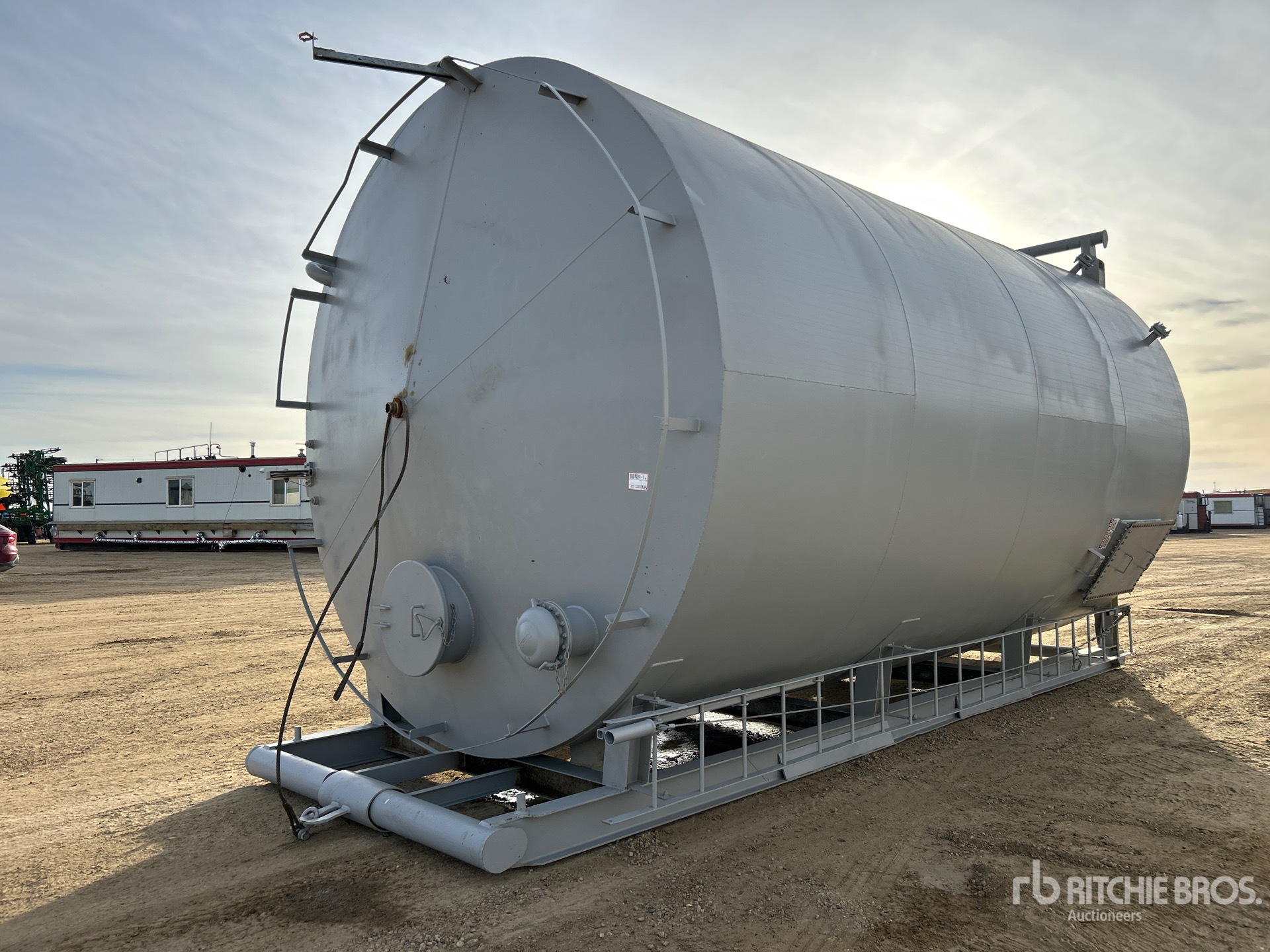 General Appearance with Bild, Ecke vorne links