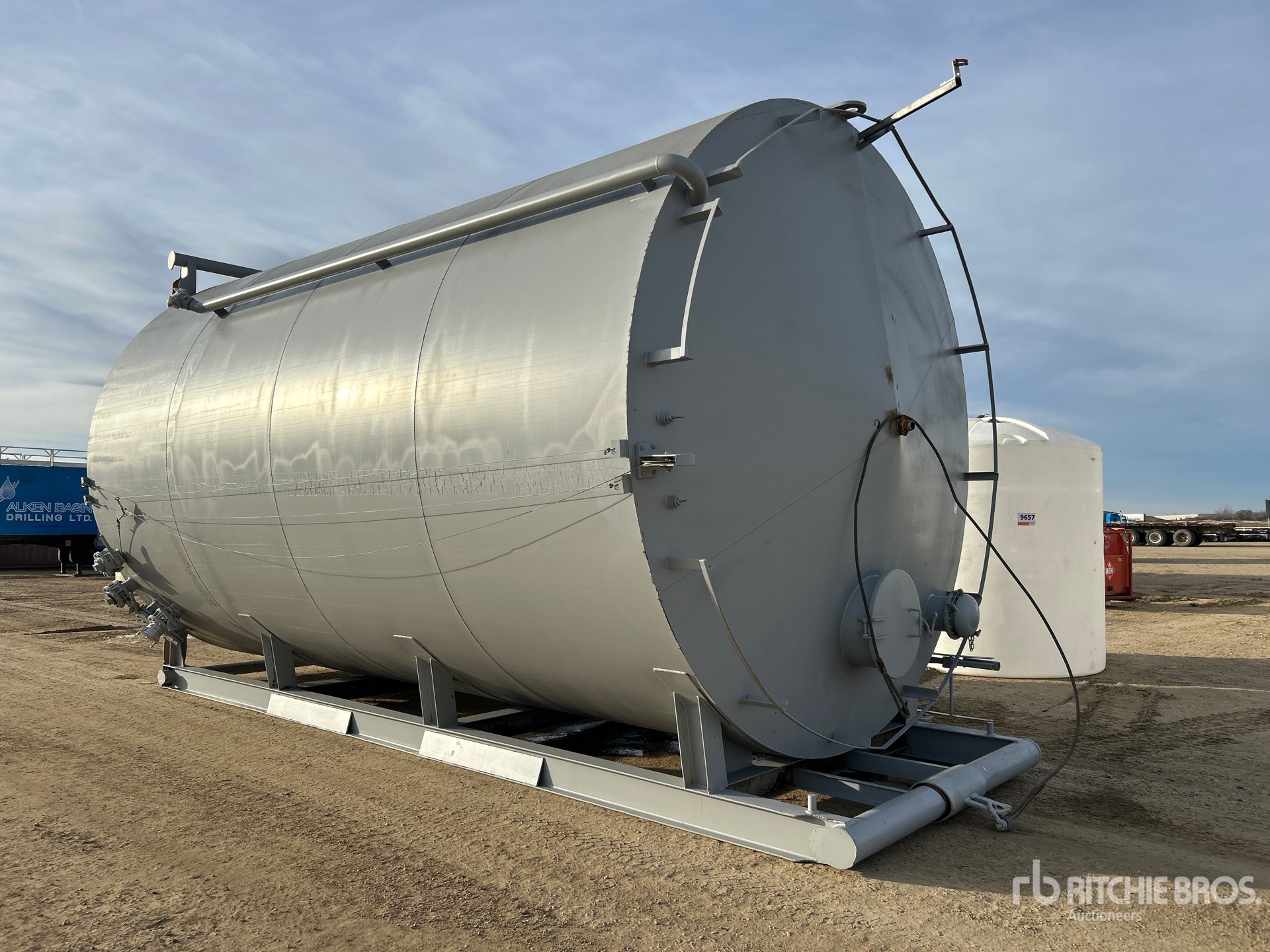 General Appearance with Bild, Ecke vorne rechts