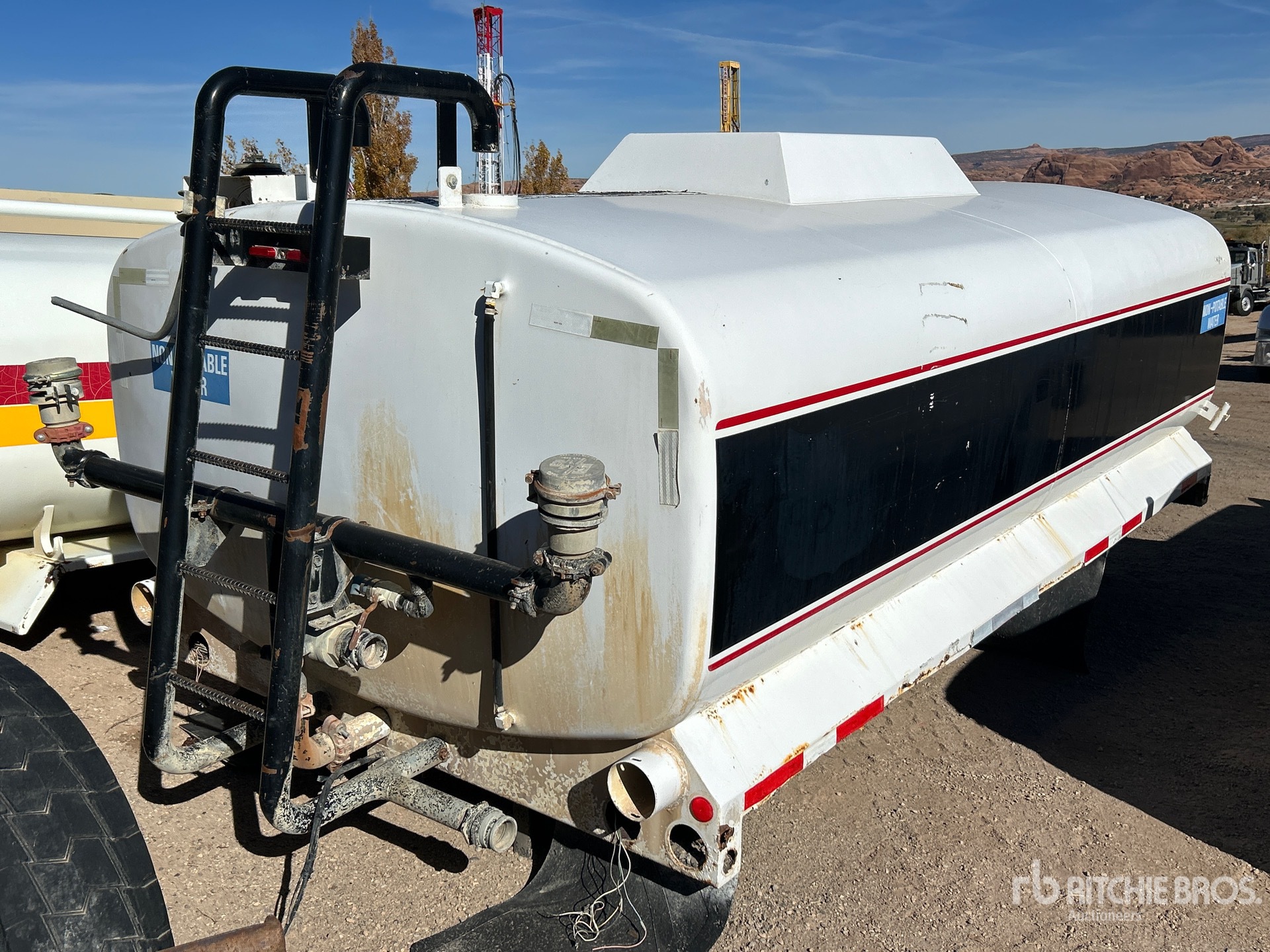 General Appearance with Bild, Ecke hinten rechts