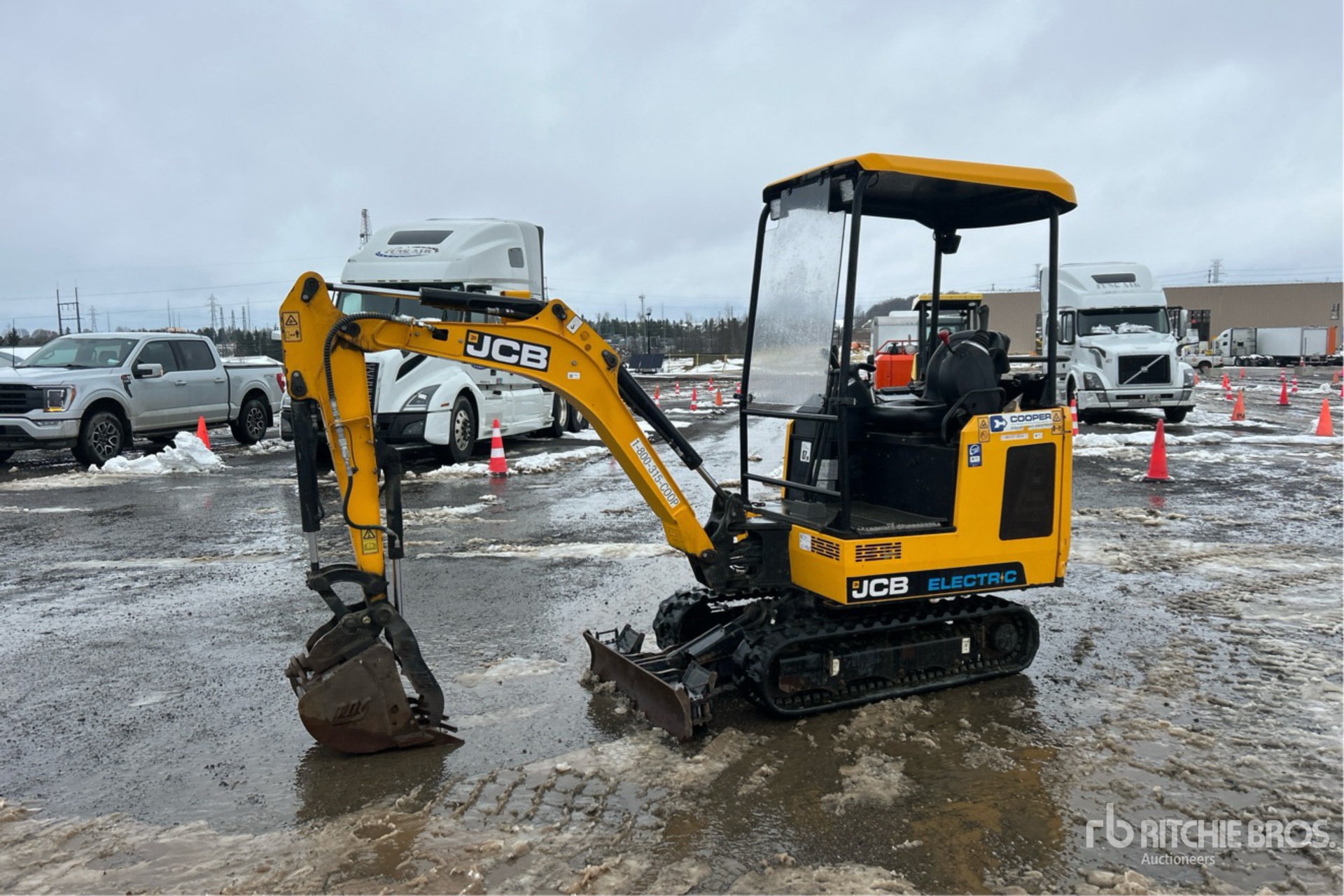 General Appearance with Picture, Left Front Corner