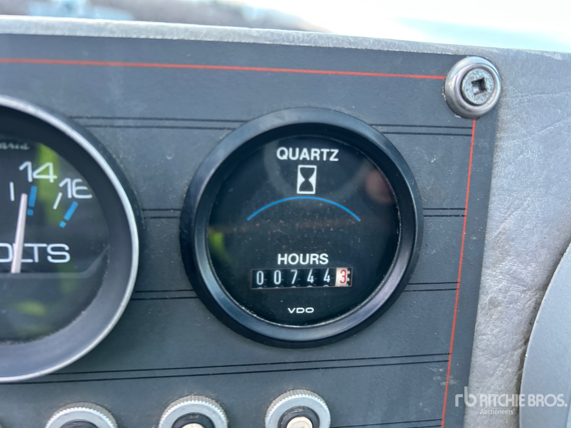 General Appearance with Hour Meter / Odometer