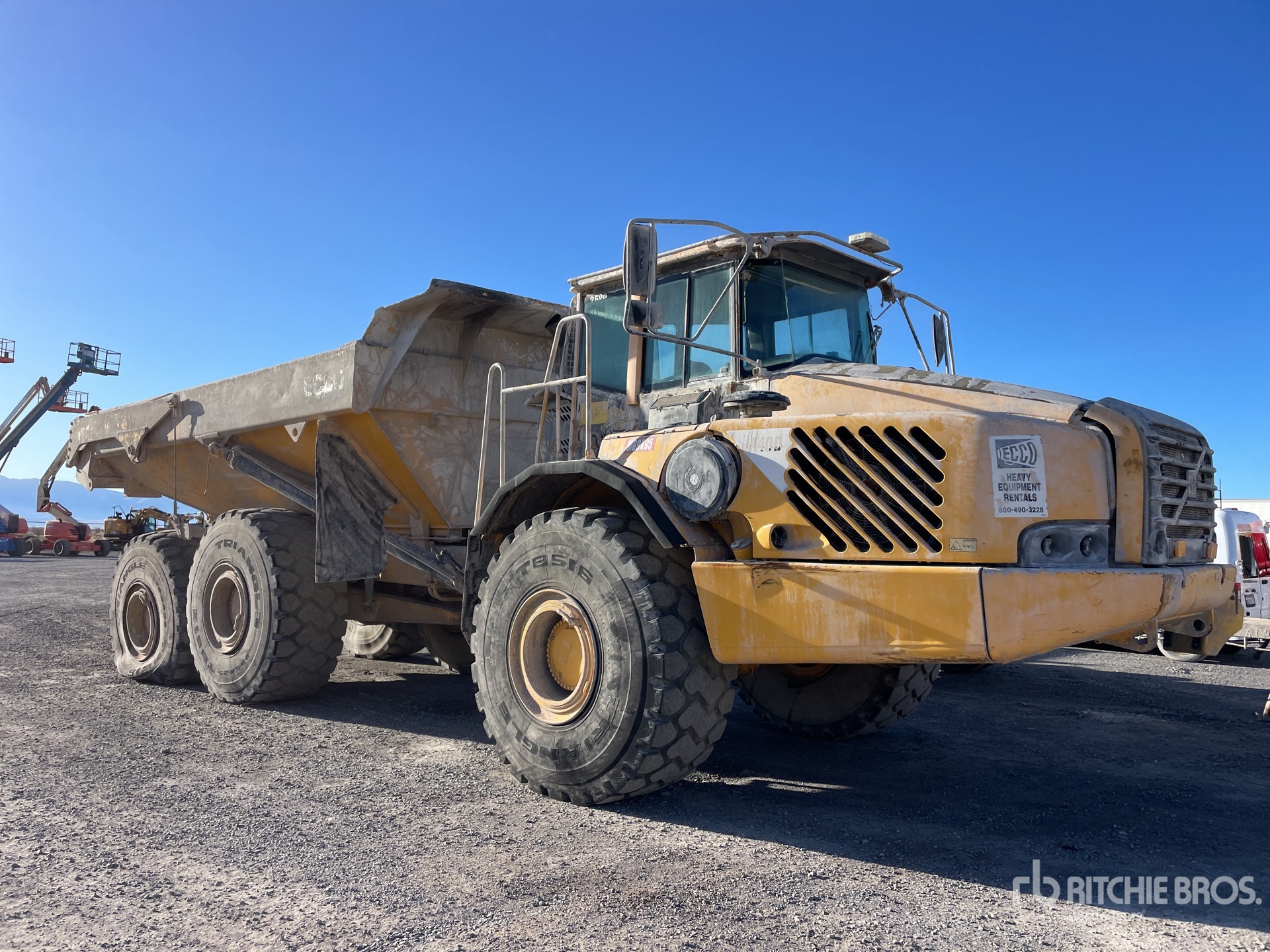 General Appearance with Picture, Right Front Corner