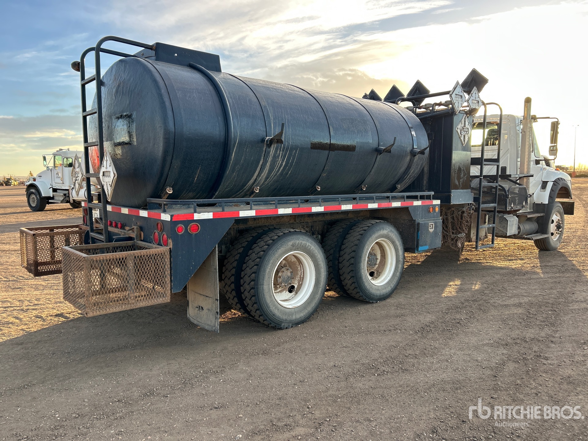 General Appearance with Imagen: esquina trasera derecha