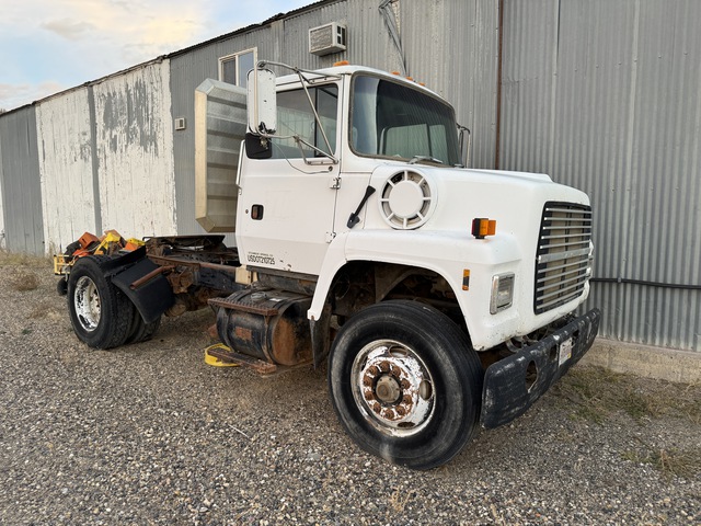 1994 Ford LN9000 Cab and Chassis (Inoperable) 1994 Ford LN9000 Cab and Chassis (Inoperable)