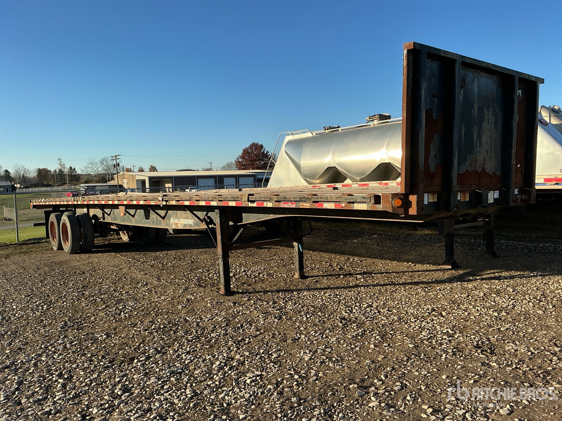 Aspect général with Image, coin avant droit