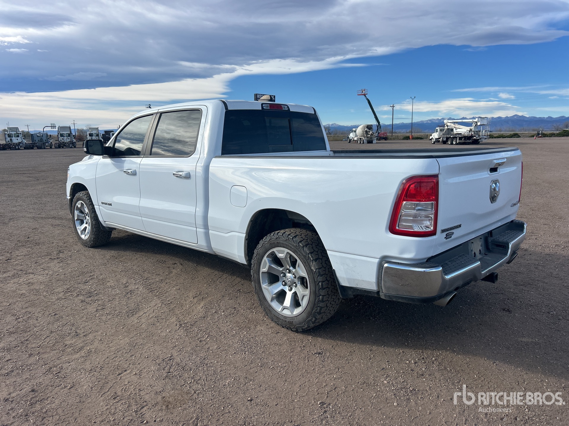 Aspect général with Image, coin arrière gauche