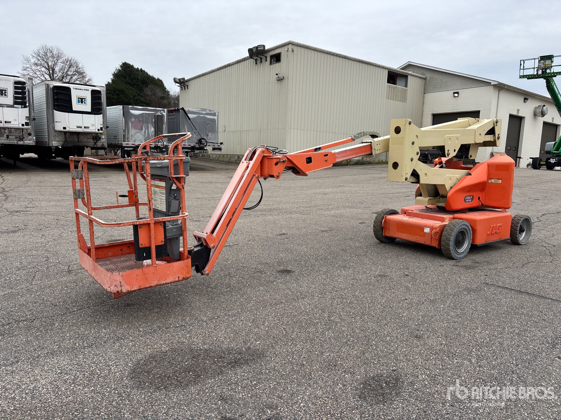 General Appearance with Picture, Left Front Corner