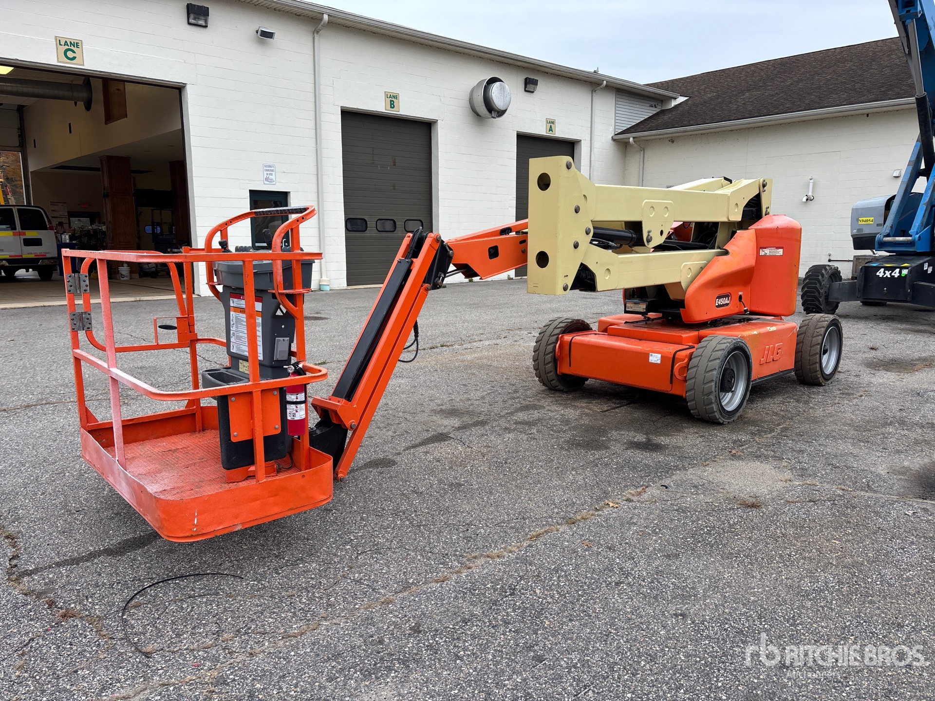 General Appearance with Featured Photo