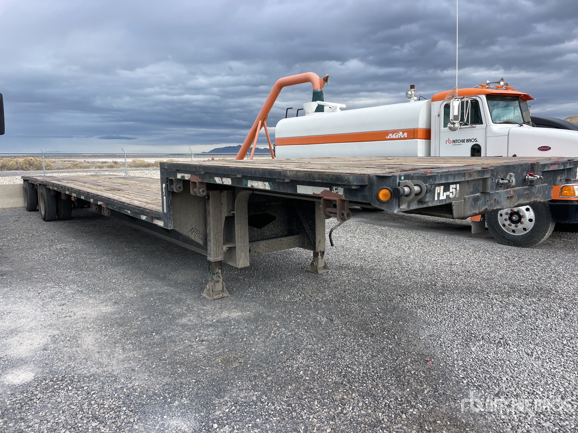 General Appearance with Image, coin avant droit