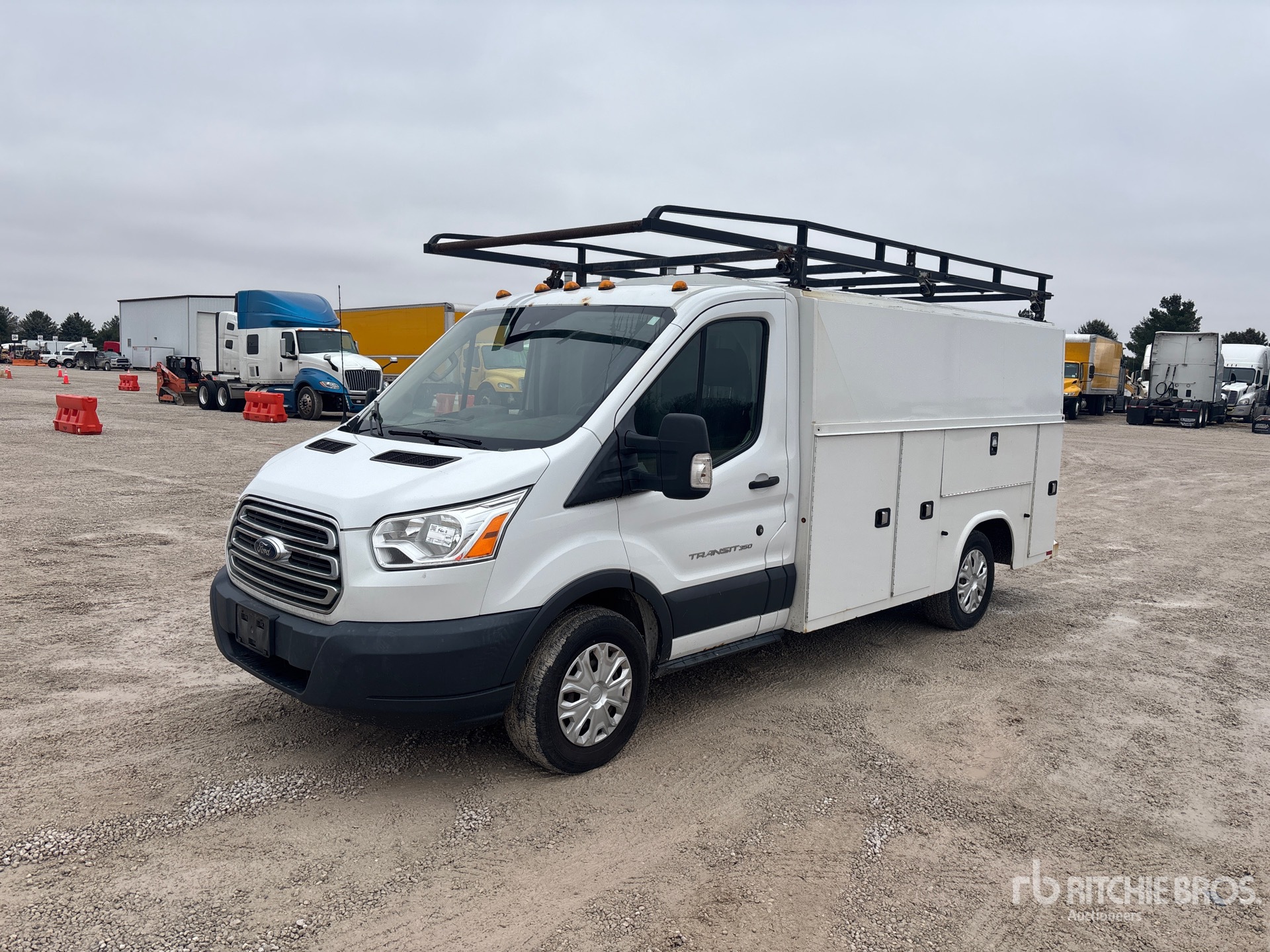 General Appearance with Foto, angolo anteriore sinistro