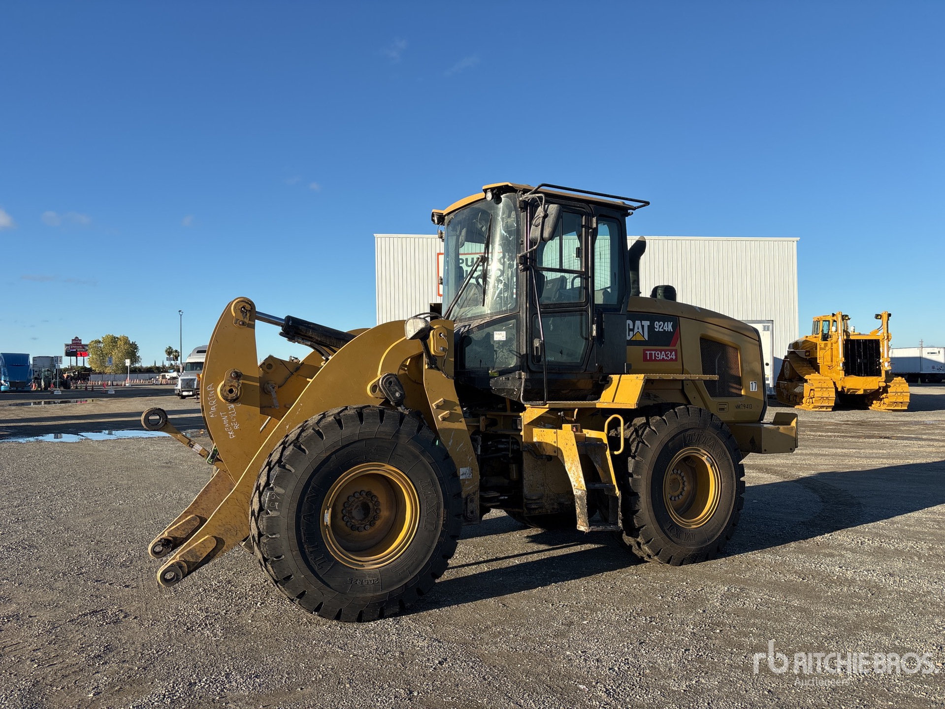 General Appearance with Bild, Ecke vorne links