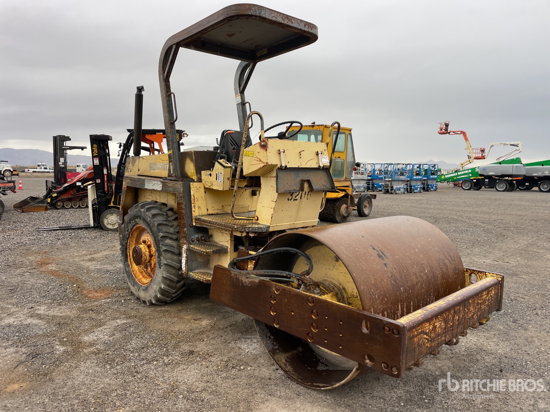 General Appearance with Picture, Right Front Corner