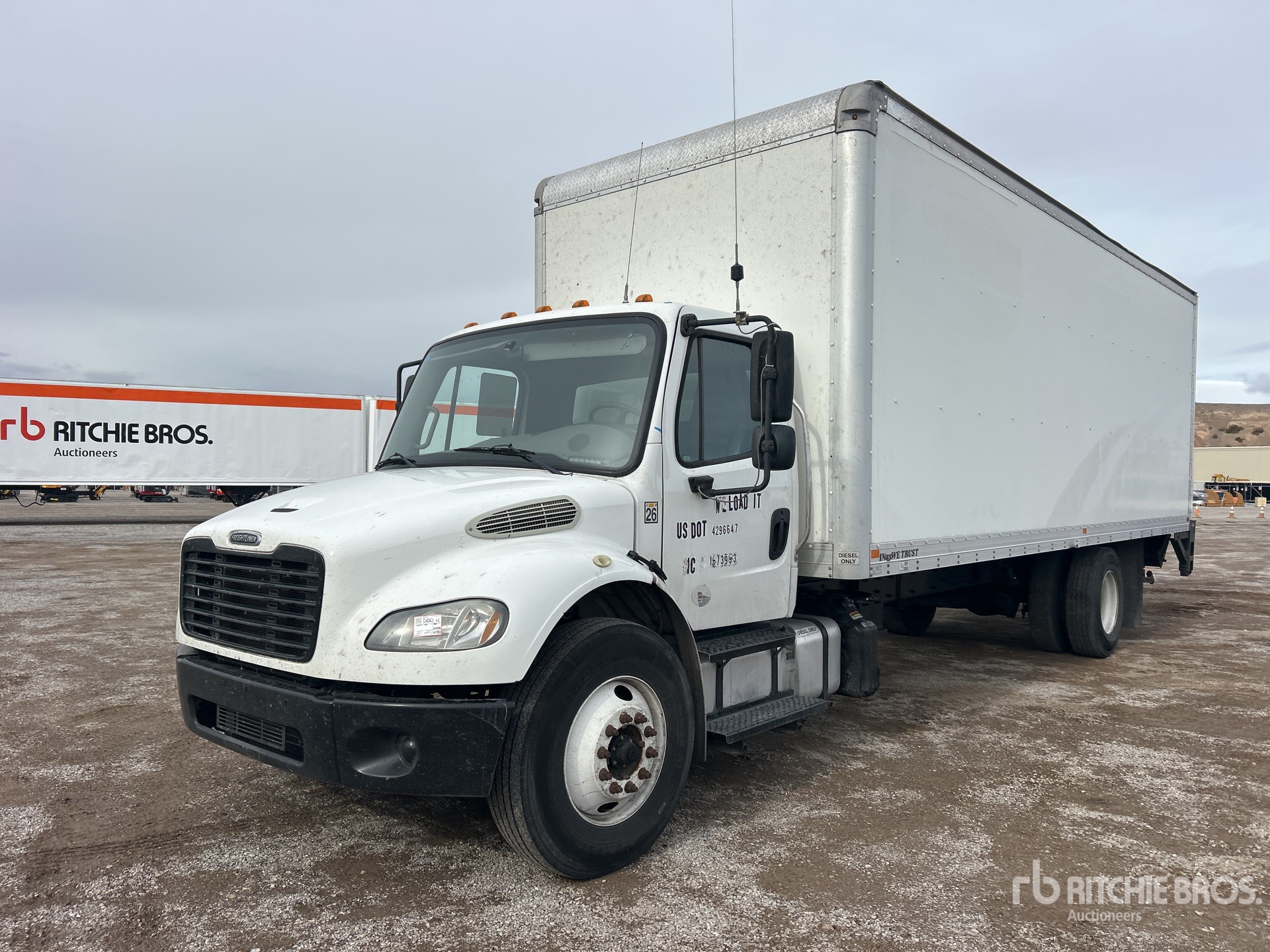 General Appearance with Foto, angolo anteriore sinistro