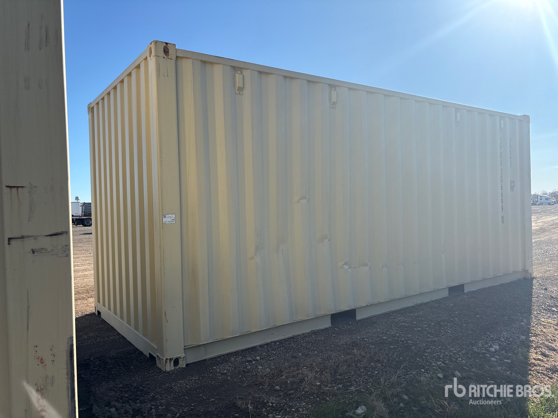 General Appearance with Picture, Right Rear Corner