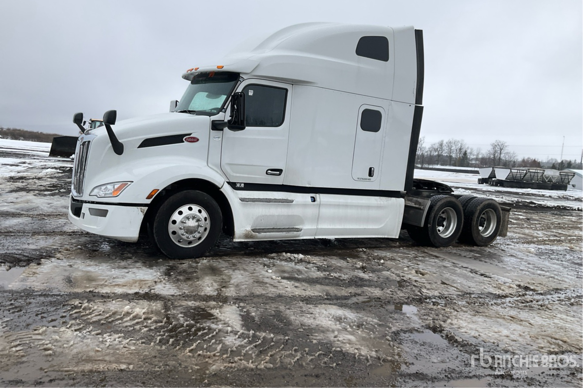 General Appearance with Picture, Left Front Corner