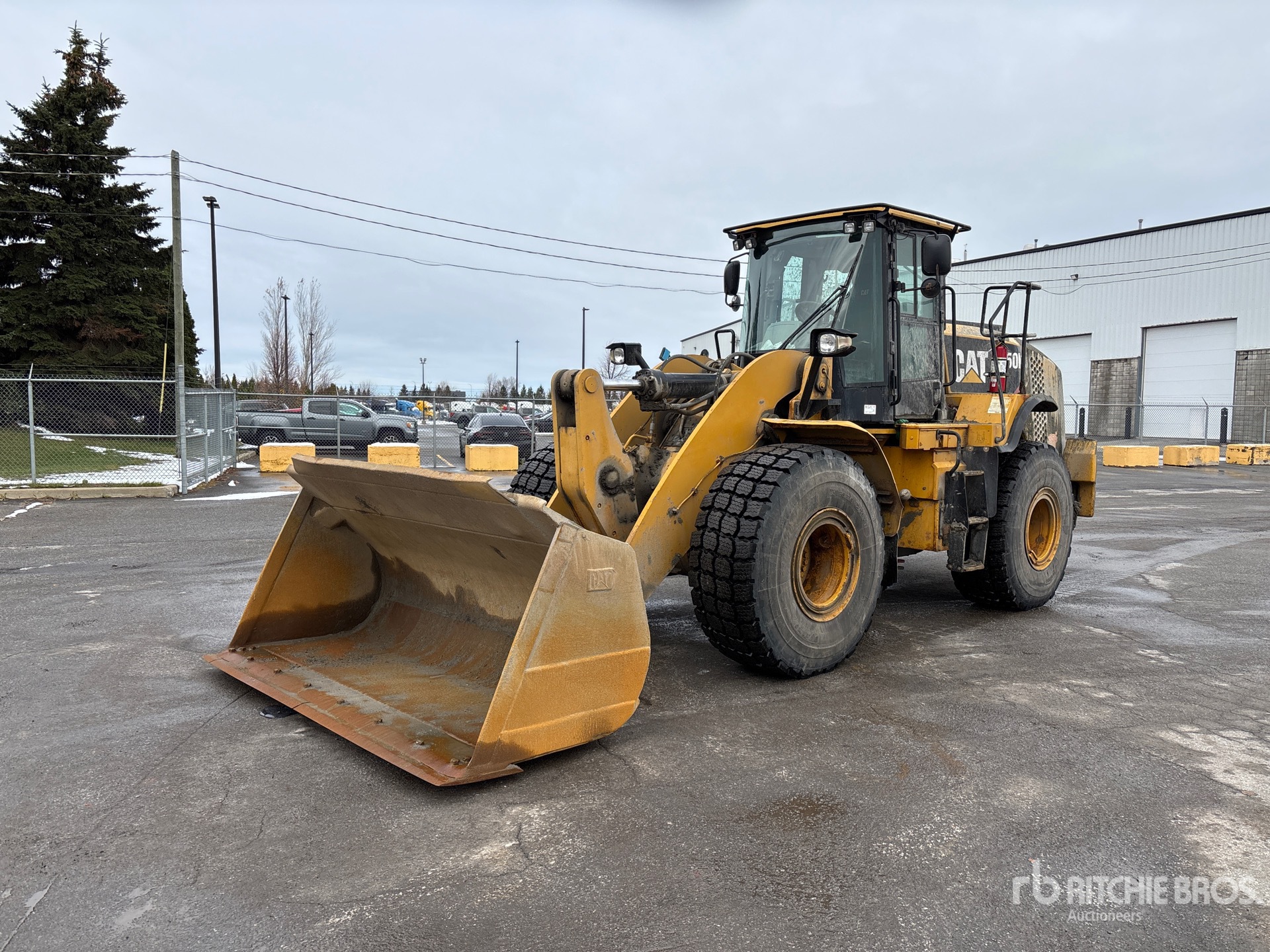 General Appearance with Foto, angolo anteriore sinistro