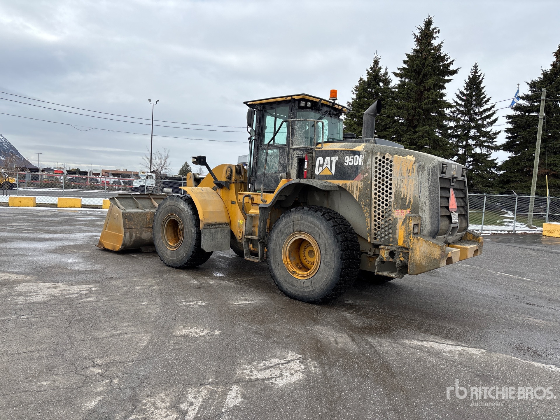 General Appearance with Foto, angolo posteriore sinistro