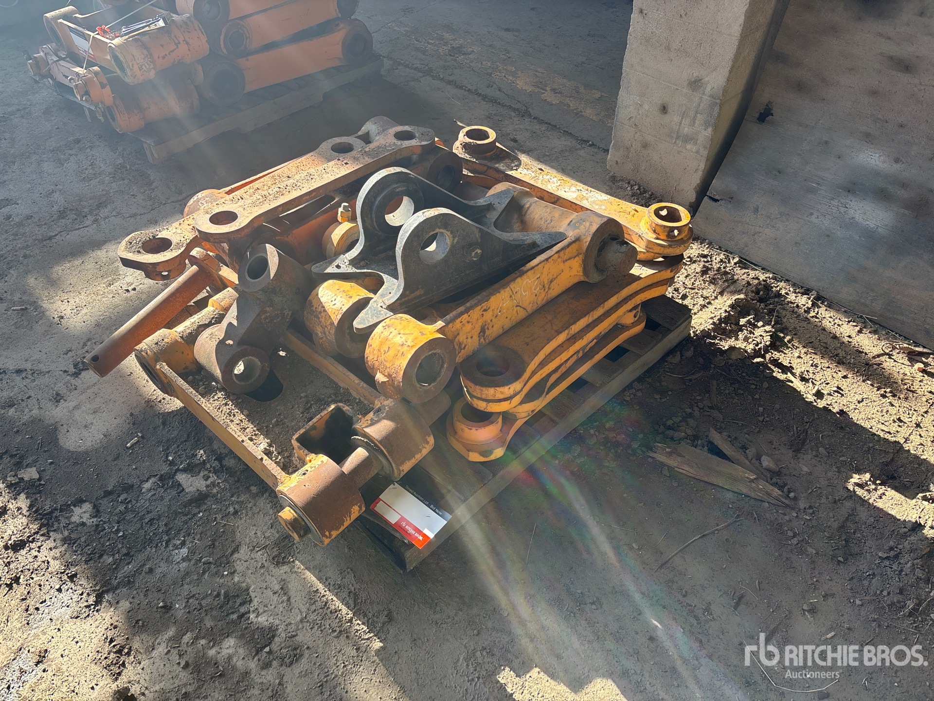 General Appearance with Bild, Ecke vorne links