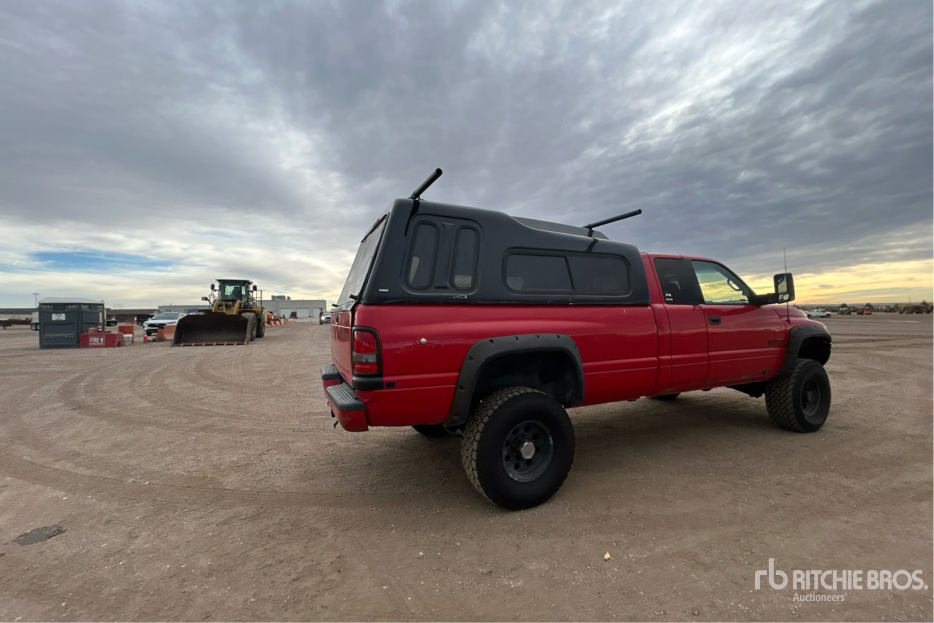 General Appearance with Foto, angolo anteriore sinistro