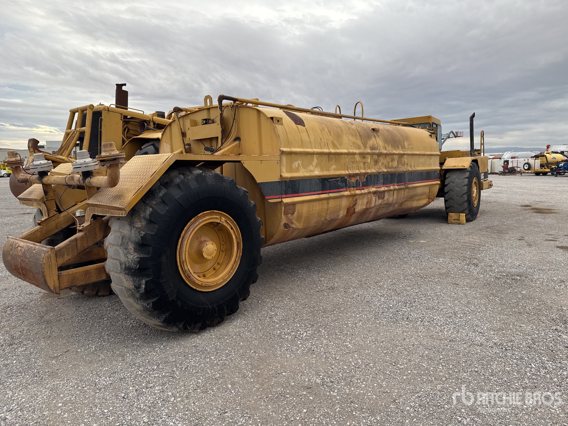 General Appearance with Imagen: esquina trasera derecha