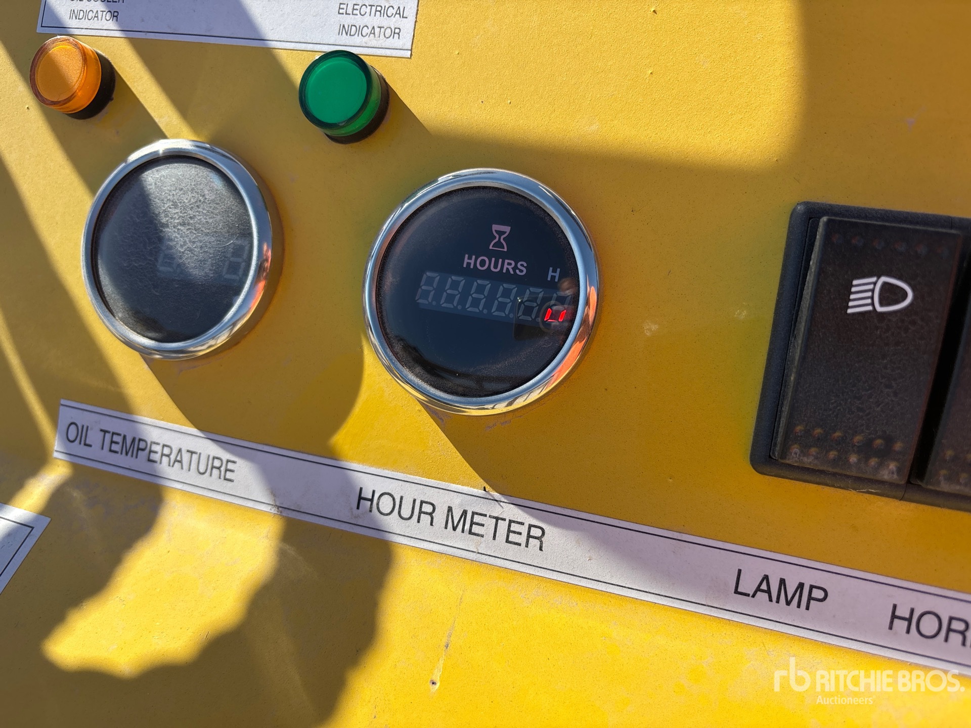 General Appearance with Hour Meter / Odometer