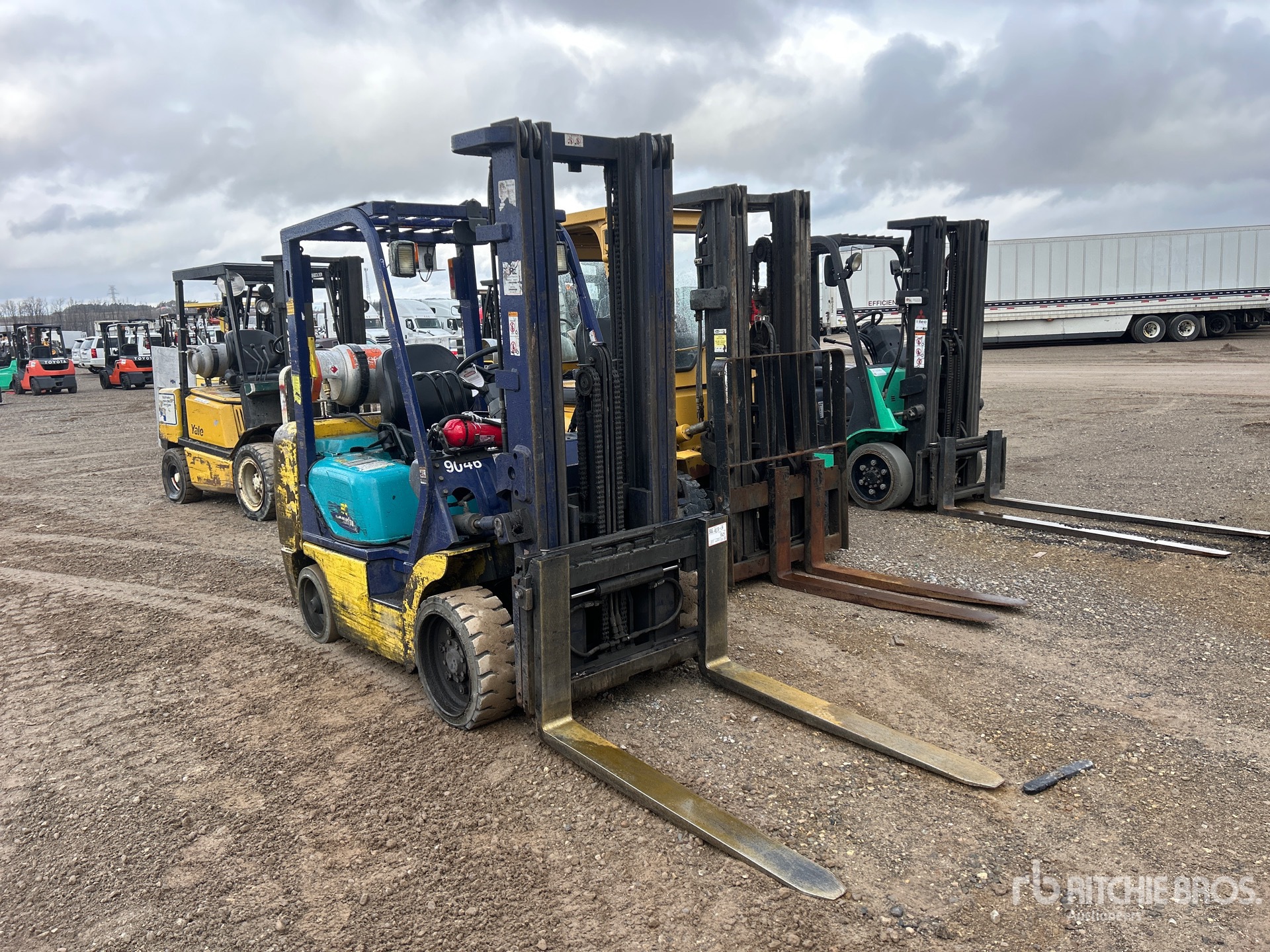 Aspect général with Image, coin avant droit