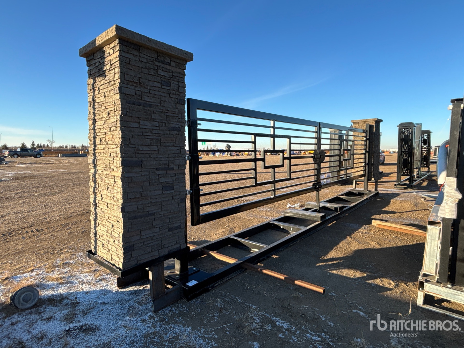 General Appearance with Foto, angolo posteriore sinistro