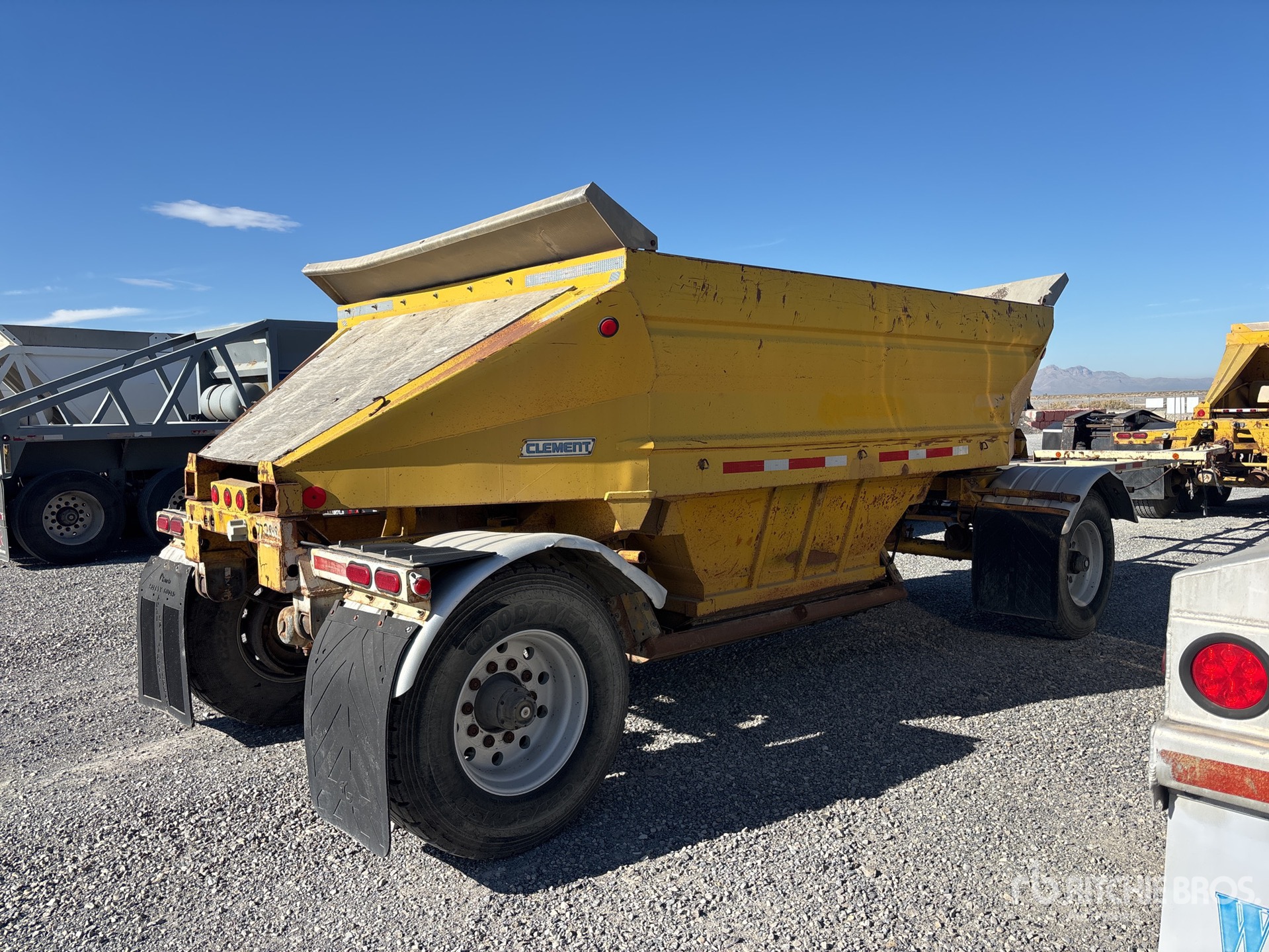 General Appearance with Image, coin arrière droit