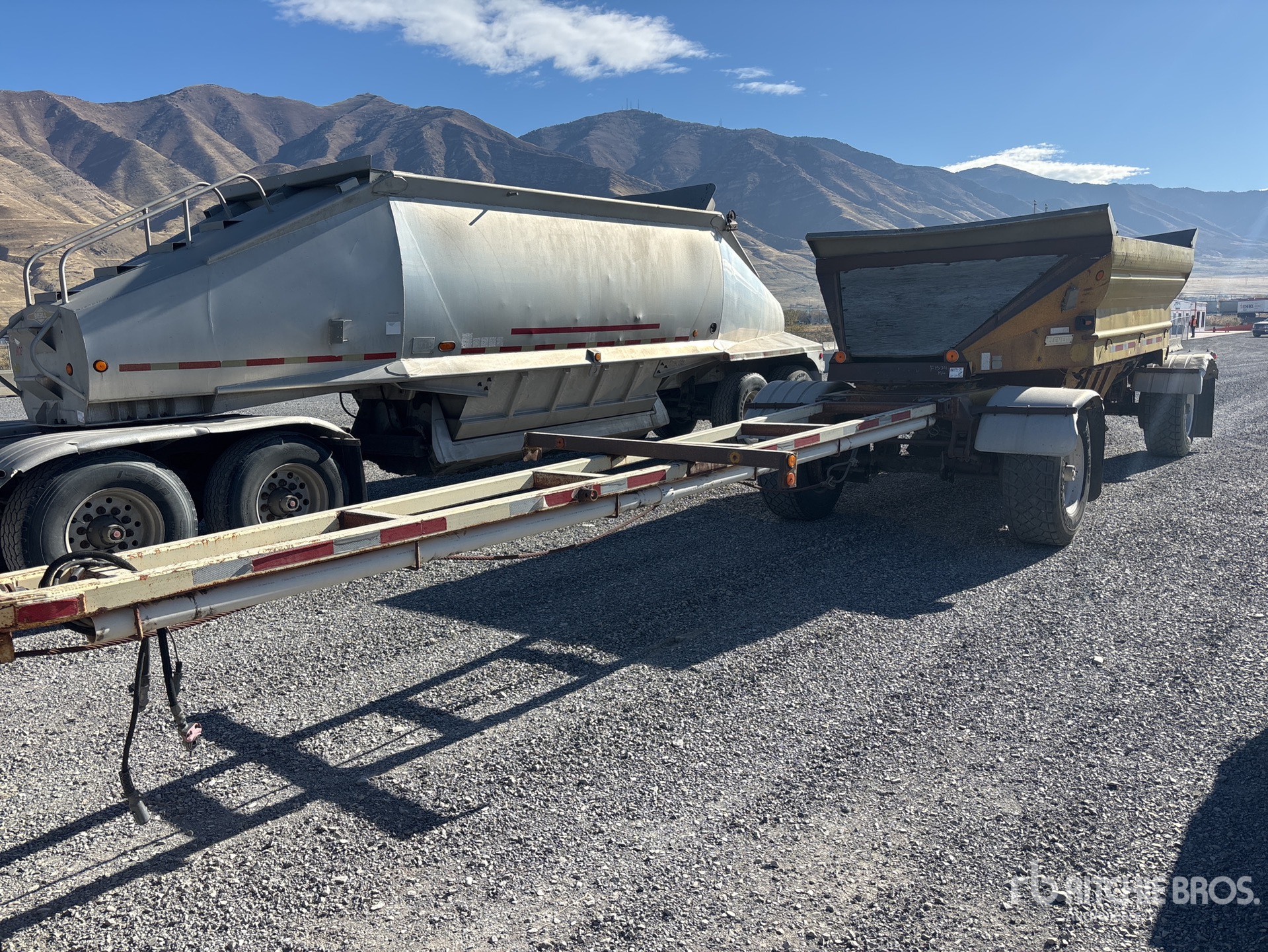 General Appearance with Image, coin avant gauche