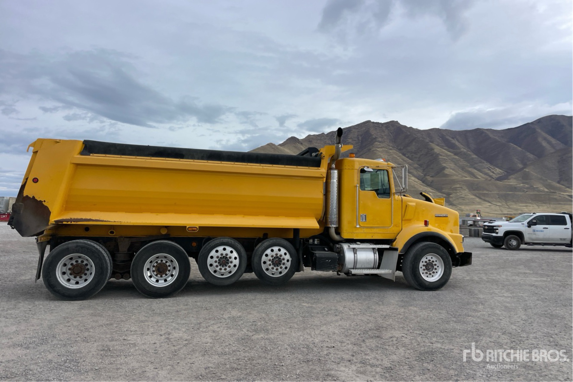 General Appearance with Bild, Ecke hinten rechts